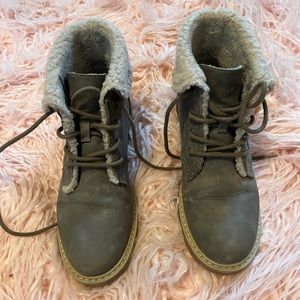 Sonoma SZ8 Fur Lined Booties